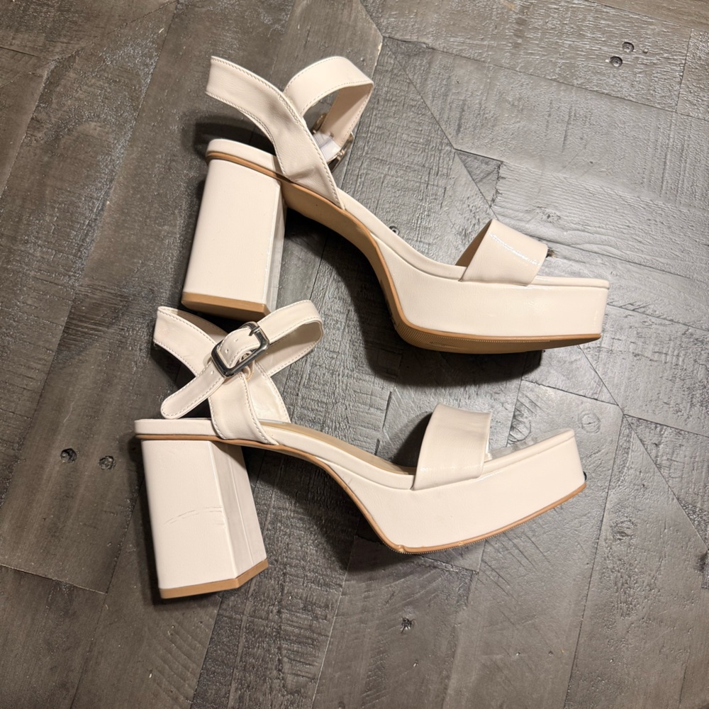 SODA Platform Block Heel Sandal W10